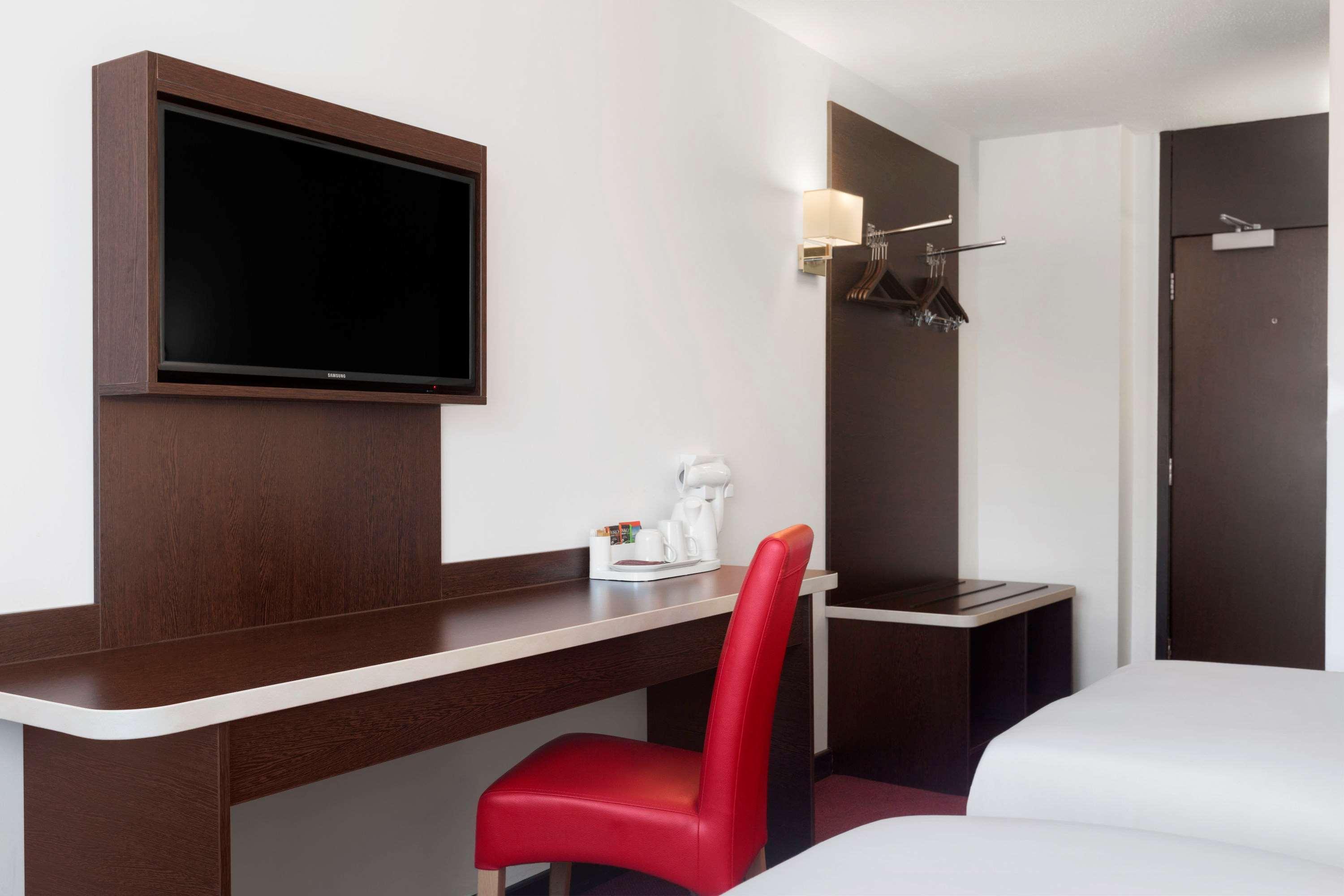Ramada Milton Keynes Ξενοδοχείο Εξωτερικό φωτογραφία