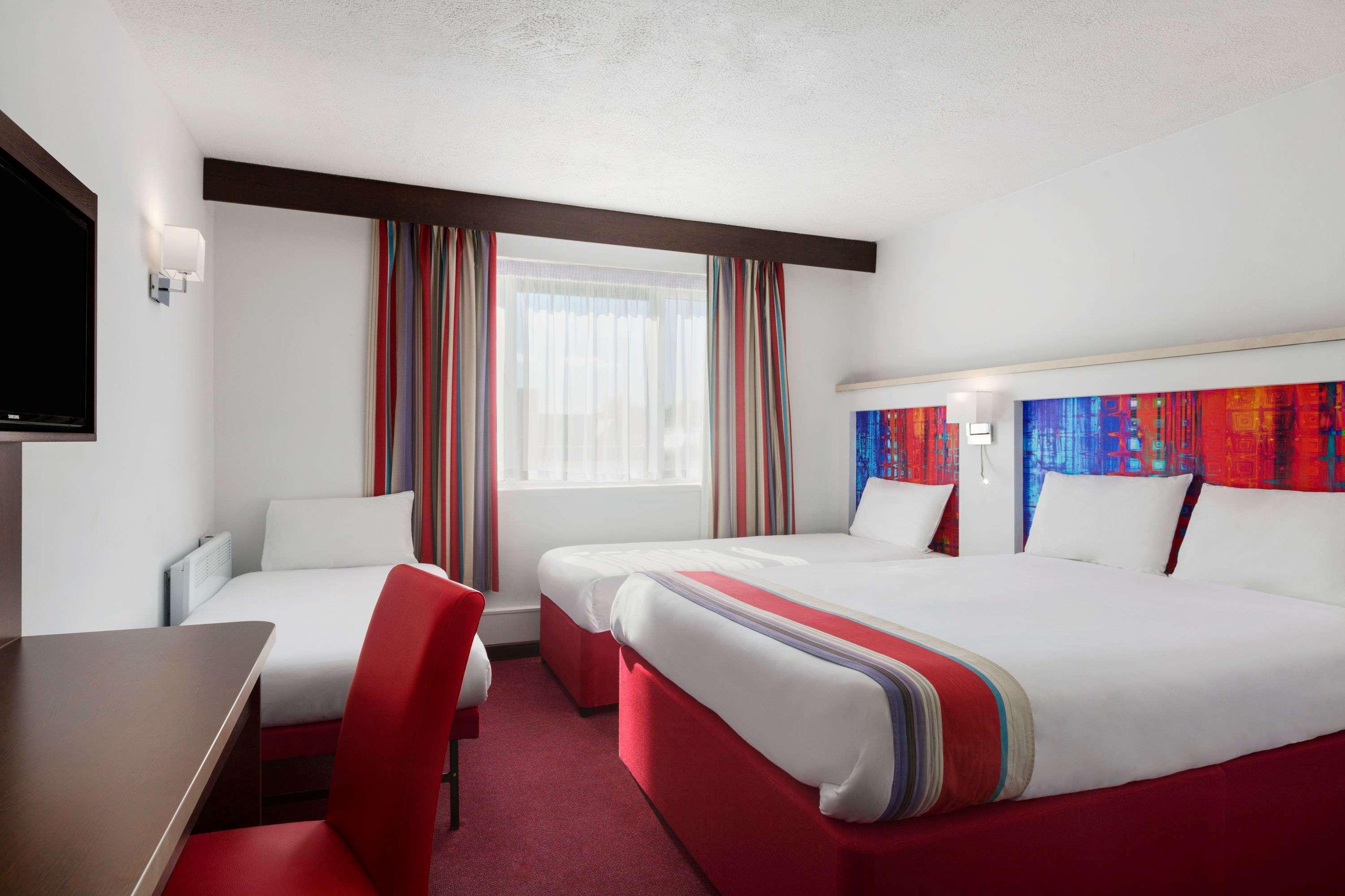 Ramada Milton Keynes Ξενοδοχείο Εξωτερικό φωτογραφία