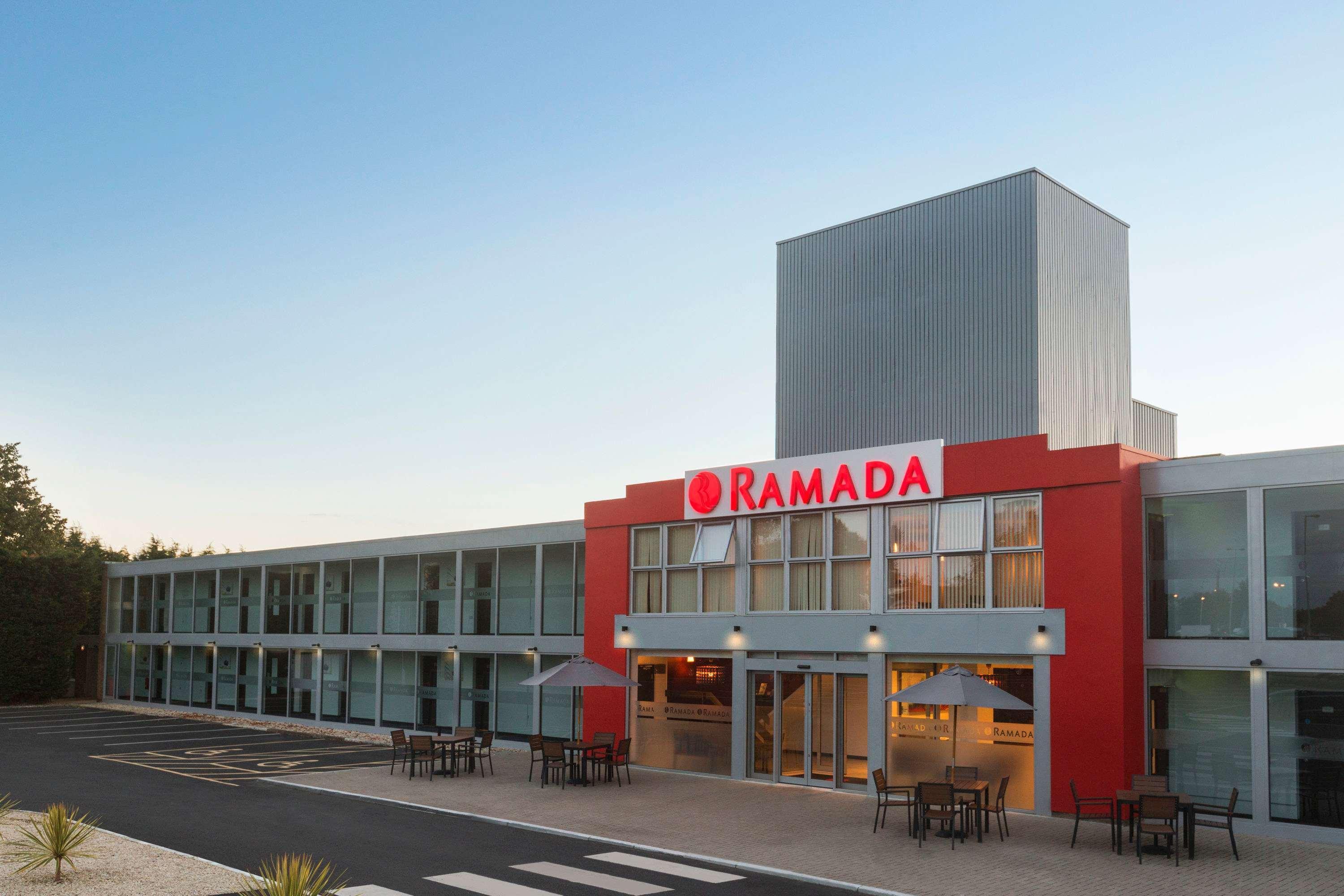 Ramada Milton Keynes Ξενοδοχείο Εξωτερικό φωτογραφία