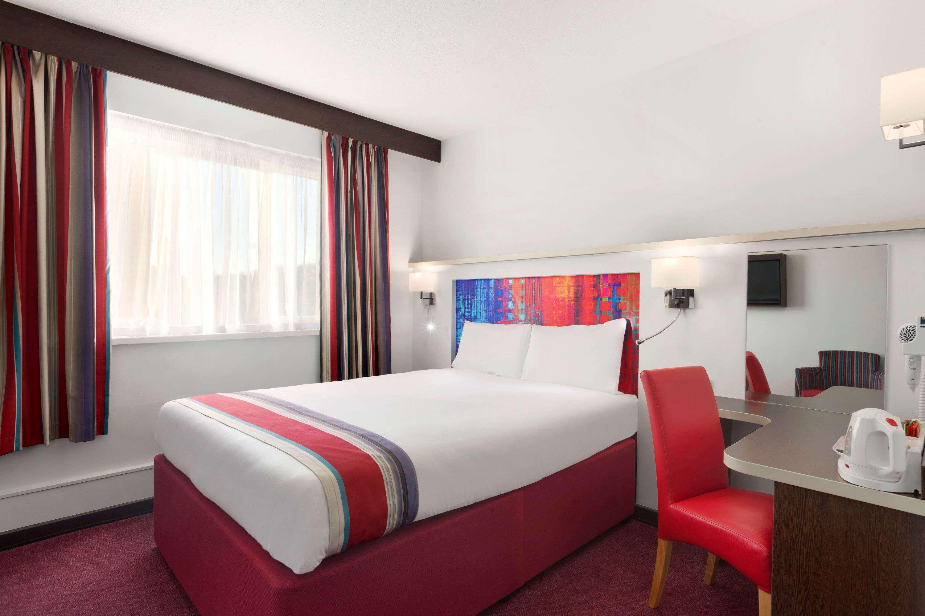 Ramada Milton Keynes Ξενοδοχείο Εξωτερικό φωτογραφία