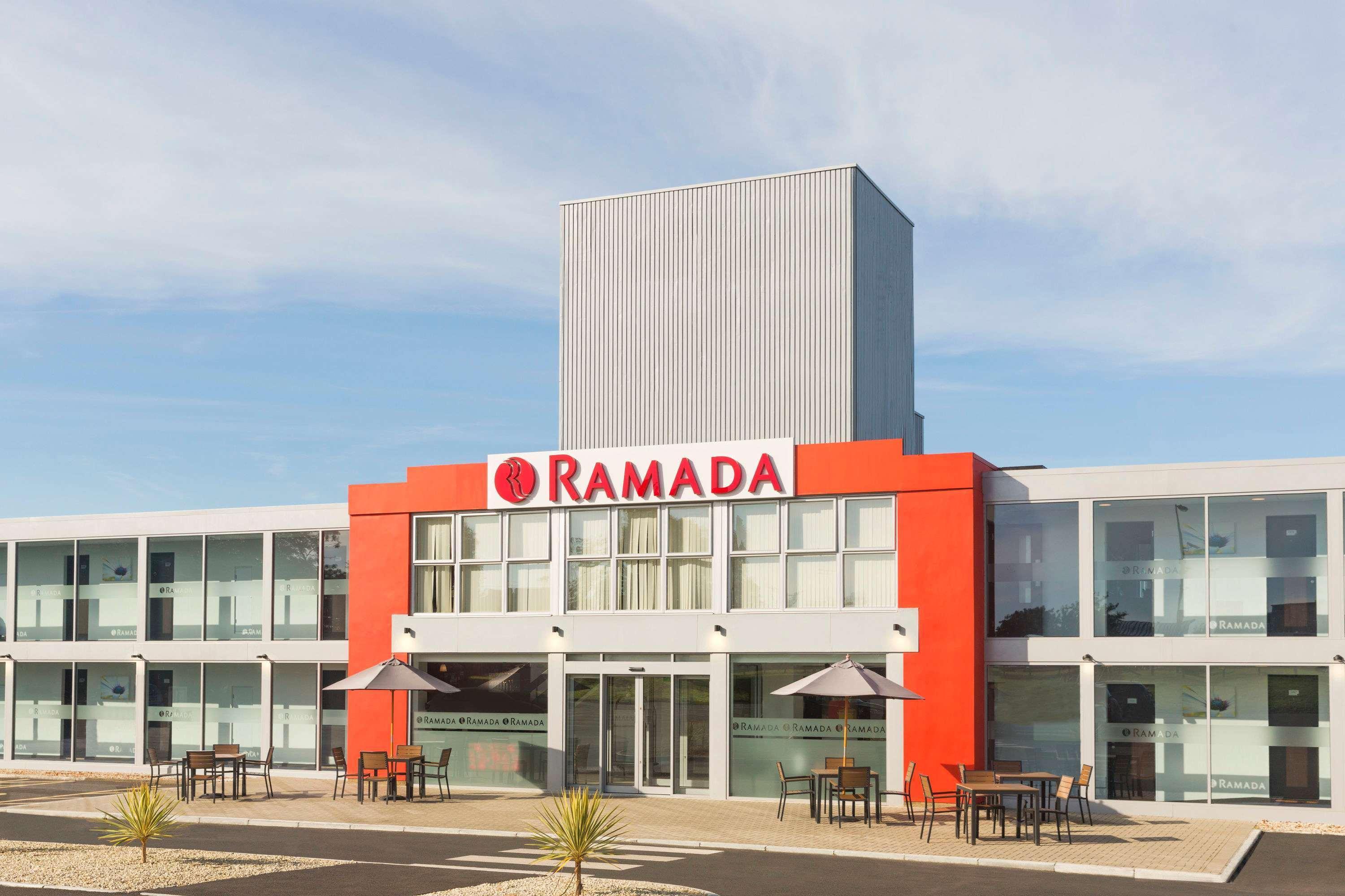 Ramada Milton Keynes Ξενοδοχείο Εξωτερικό φωτογραφία