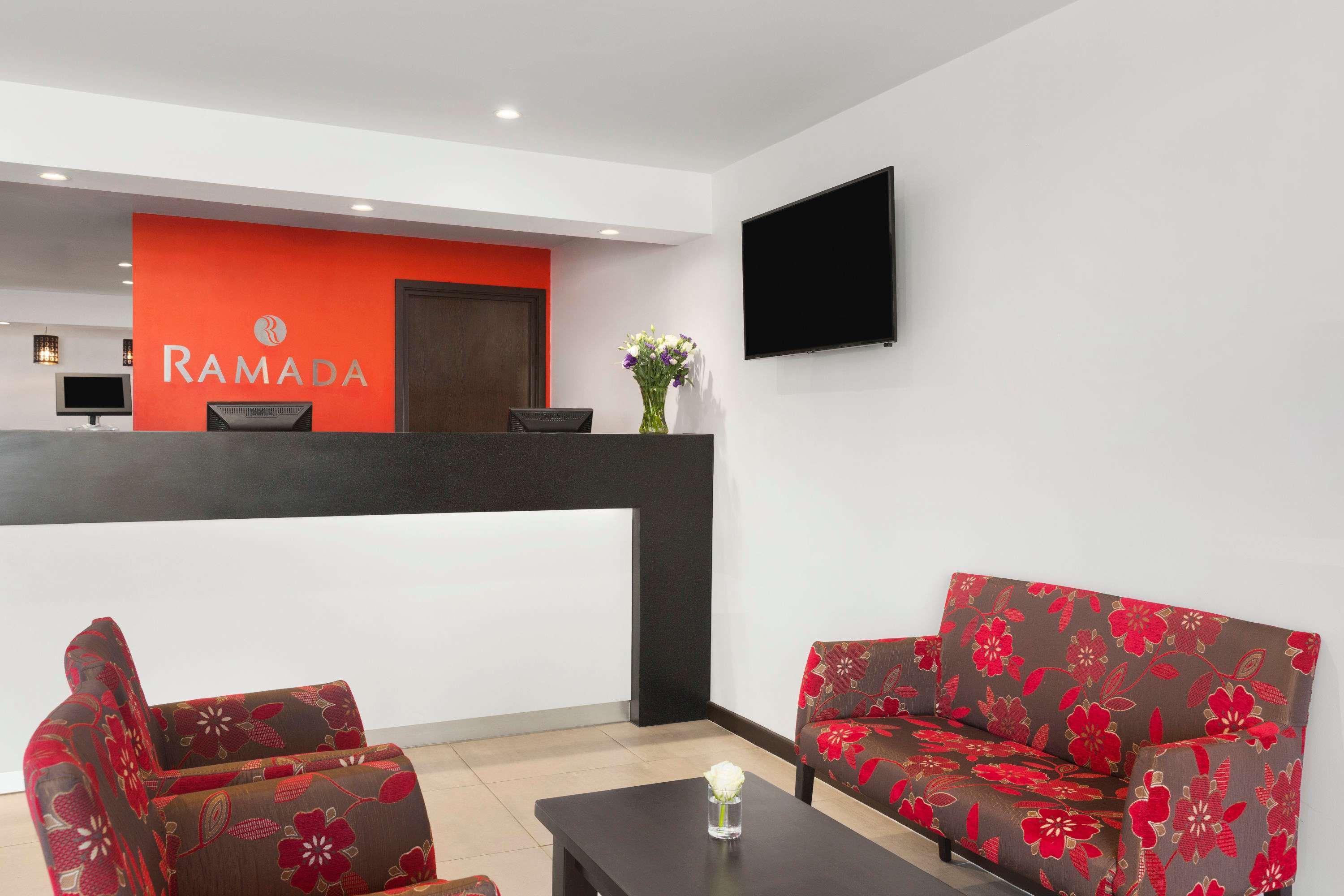 Ramada Milton Keynes Ξενοδοχείο Εξωτερικό φωτογραφία