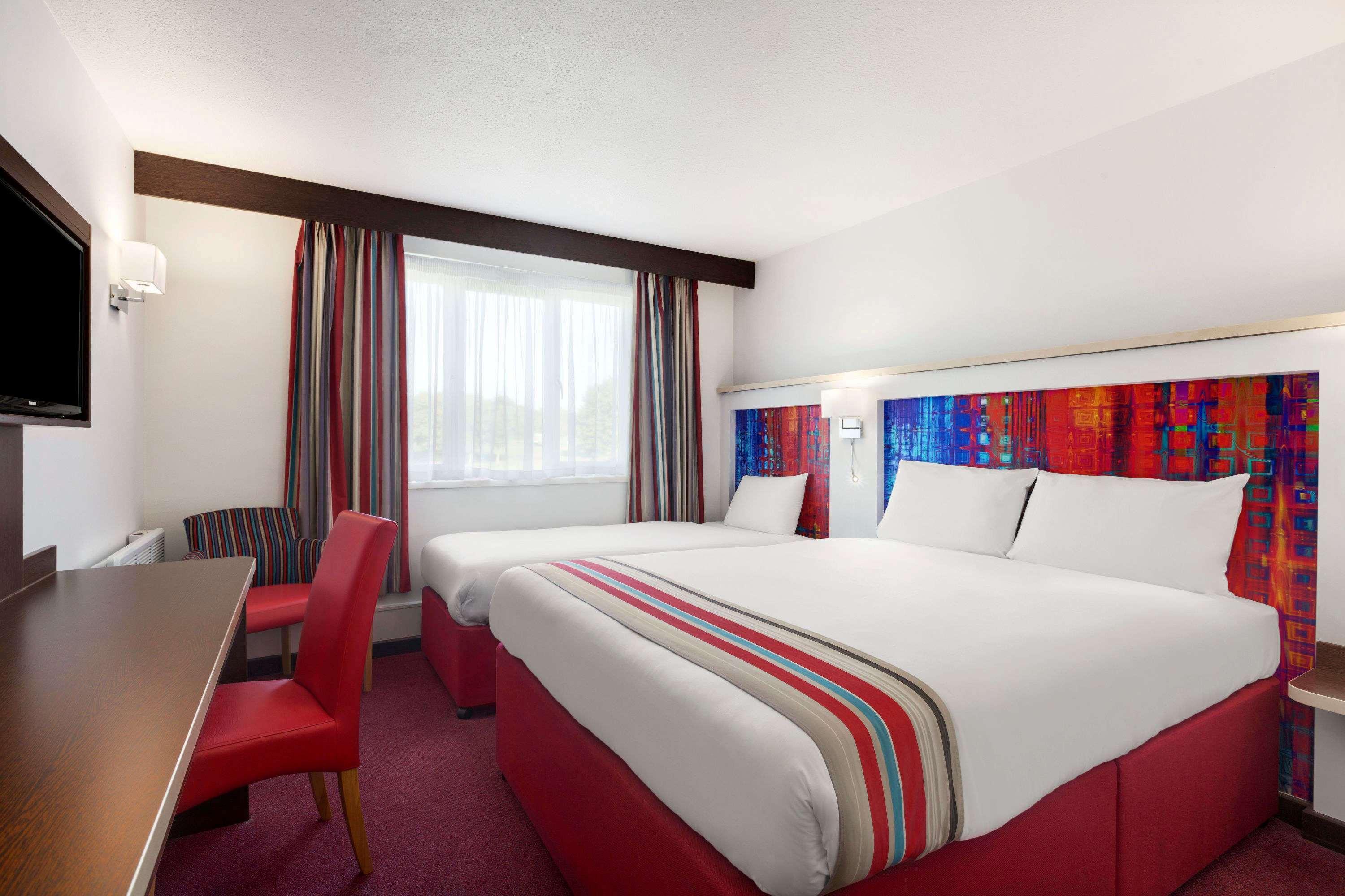 Ramada Milton Keynes Ξενοδοχείο Εξωτερικό φωτογραφία