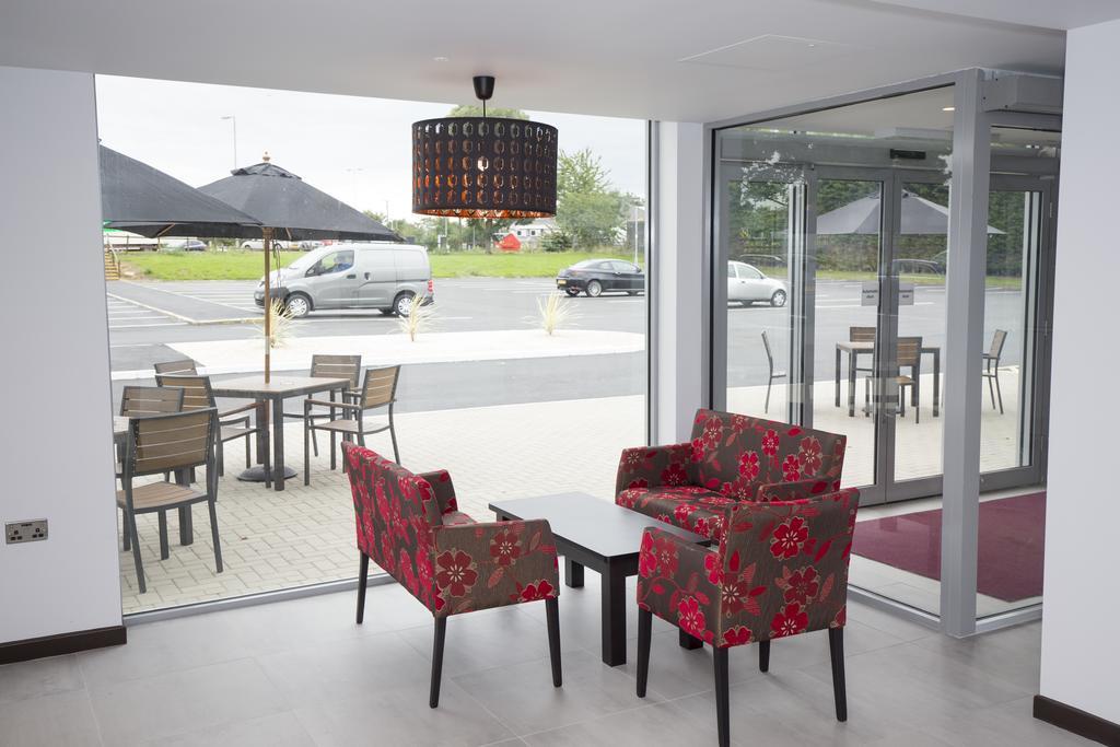 Ramada Milton Keynes Ξενοδοχείο Εξωτερικό φωτογραφία