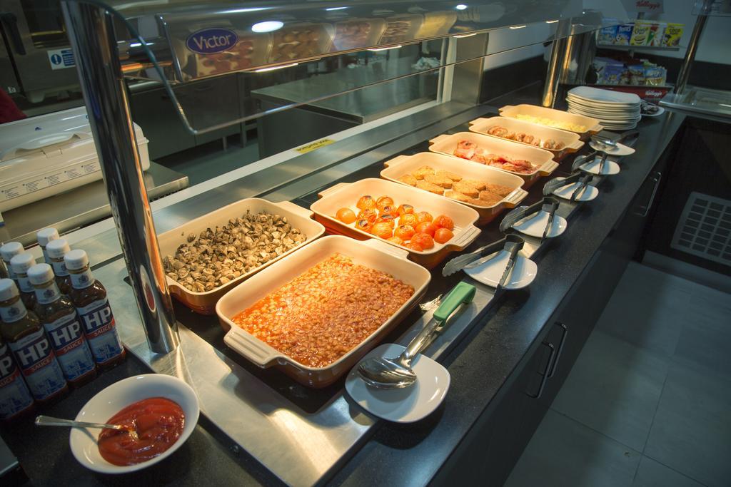 Ramada Milton Keynes Ξενοδοχείο Εξωτερικό φωτογραφία
