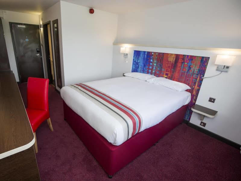 Ramada Milton Keynes Ξενοδοχείο Εξωτερικό φωτογραφία