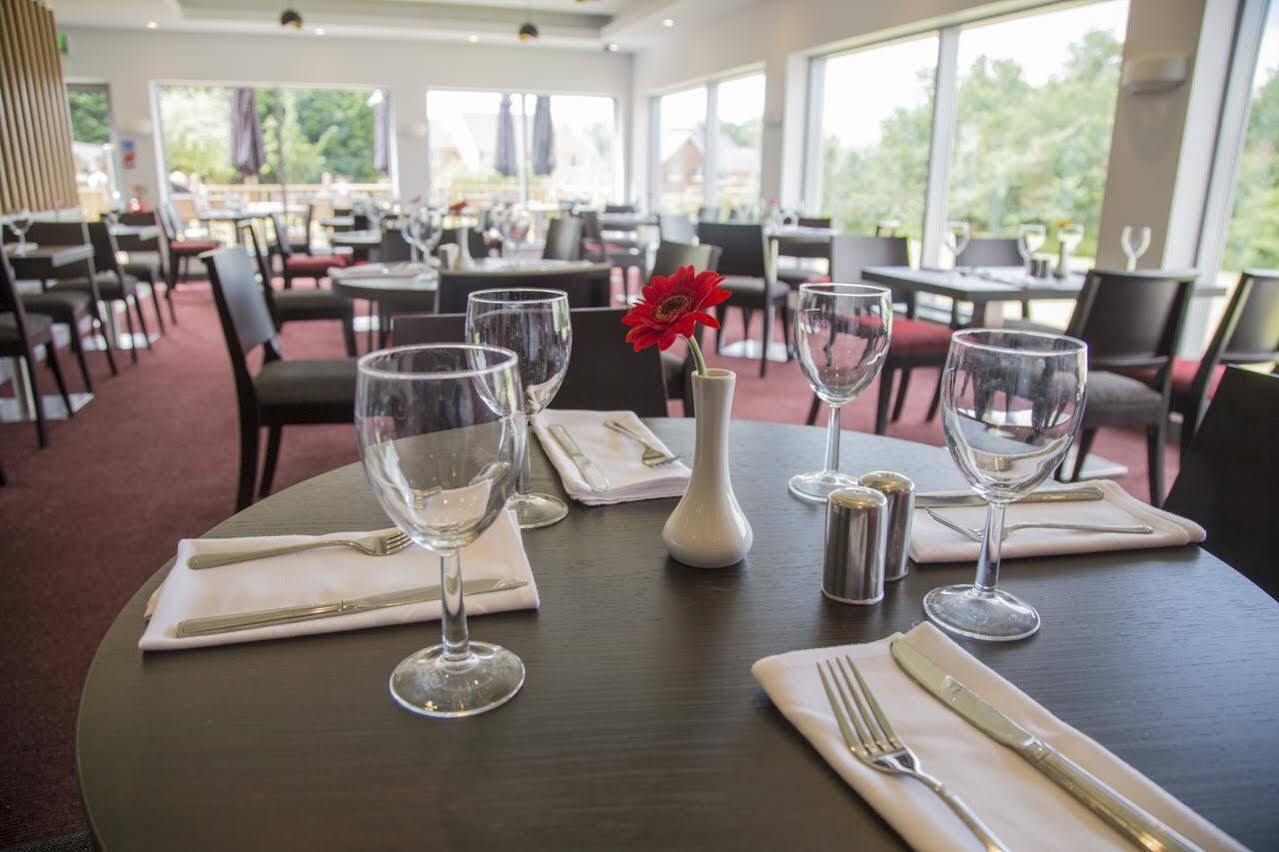 Ramada Milton Keynes Ξενοδοχείο Εξωτερικό φωτογραφία