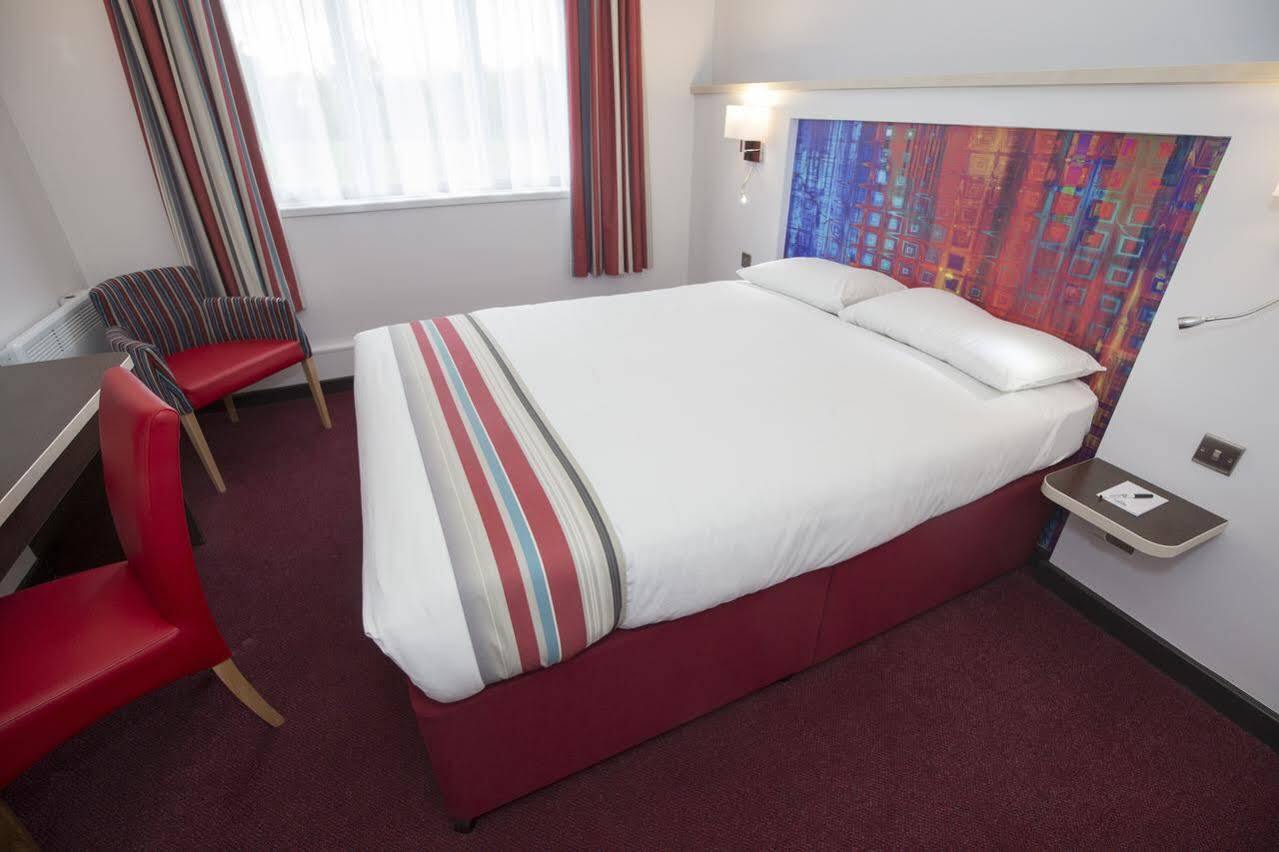 Ramada Milton Keynes Ξενοδοχείο Εξωτερικό φωτογραφία