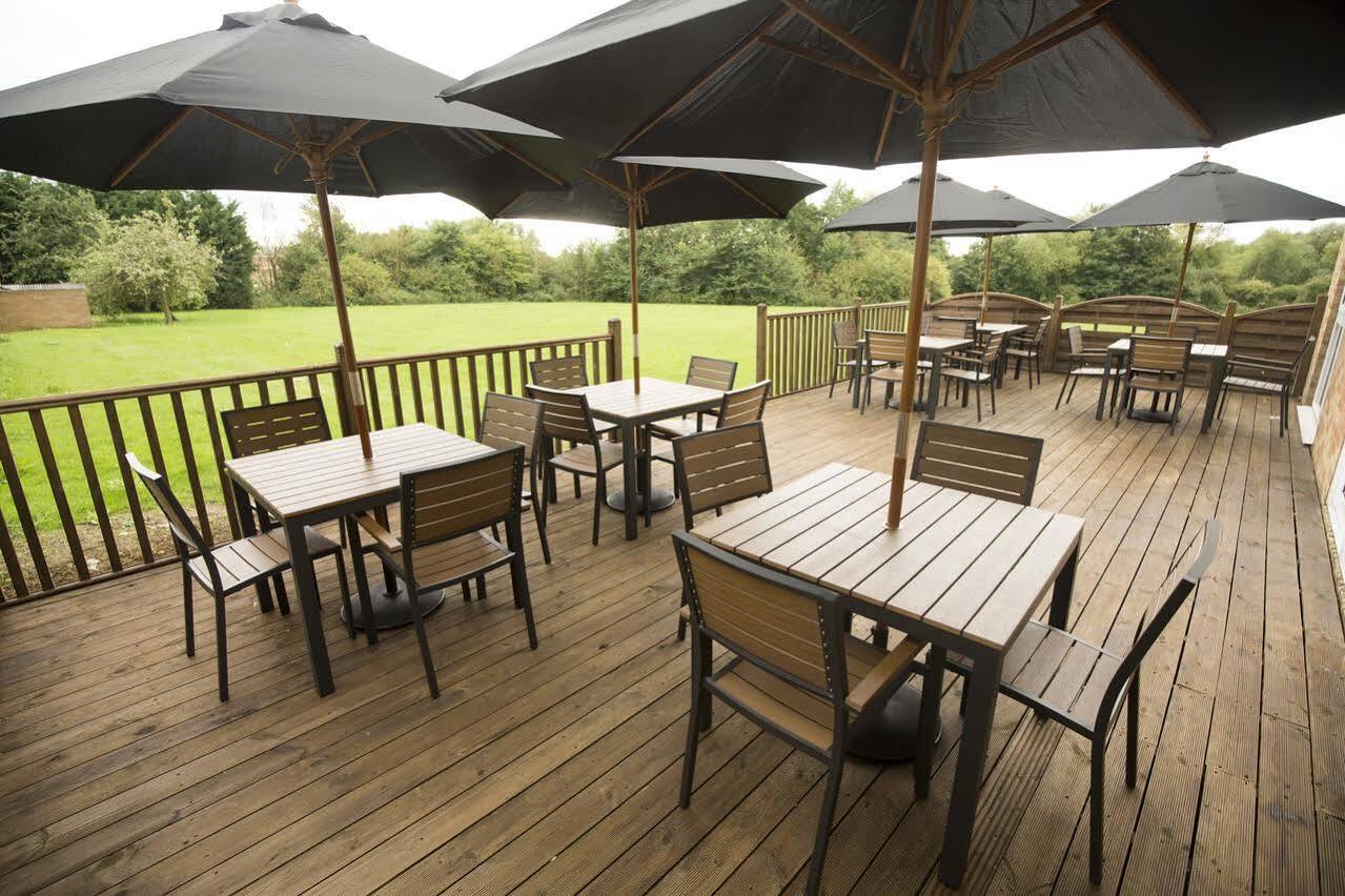 Ramada Milton Keynes Ξενοδοχείο Εξωτερικό φωτογραφία
