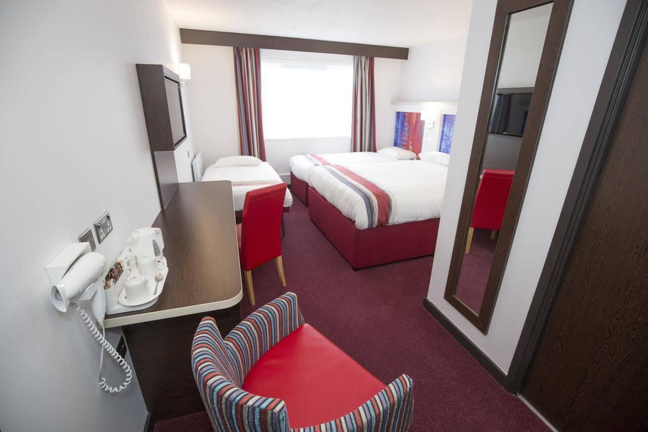 Ramada Milton Keynes Ξενοδοχείο Εξωτερικό φωτογραφία