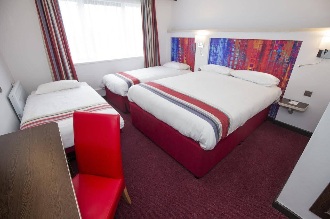 Ramada Milton Keynes Ξενοδοχείο Εξωτερικό φωτογραφία
